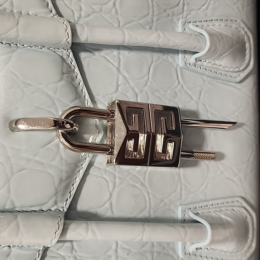 Givenchy Antigona Croc Bag - Picture 6 of 11